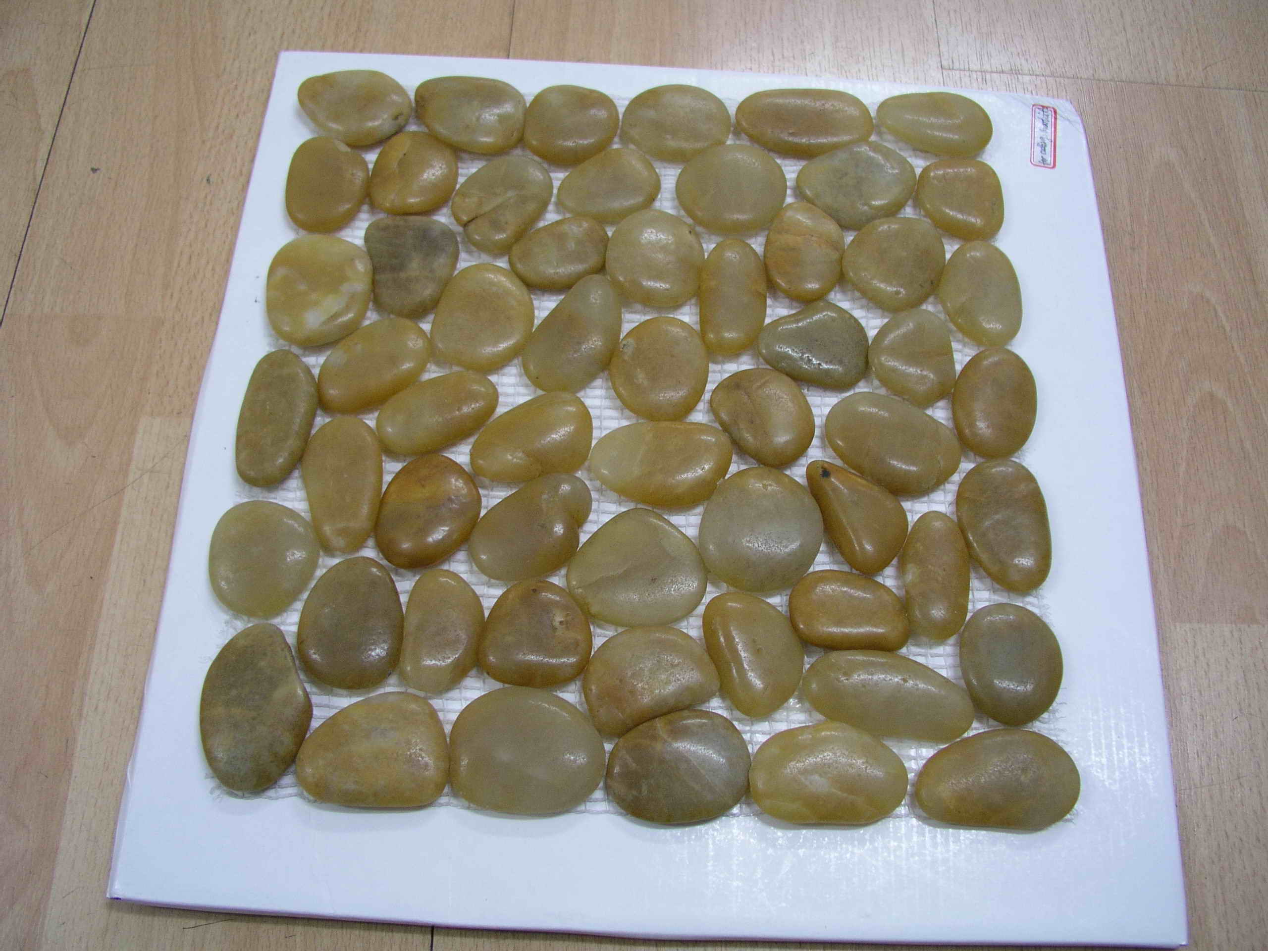 natural pebble yellow-polished